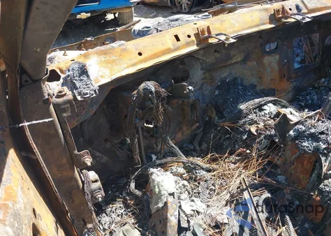 2005 Cadillac Sts V6 z USA, uszkodzony, nr VIN 1G6DW677750130695